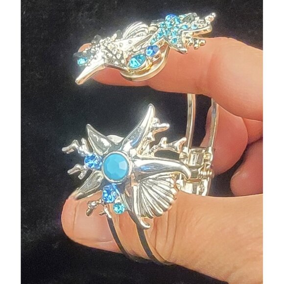 Hinged Starfish and Seashell Bracelet with Blue Rhinestones - Picture 6 of 11
